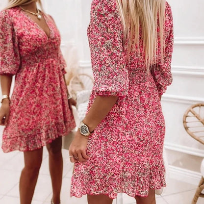 Ebba – Blomstret minikjole med flæser