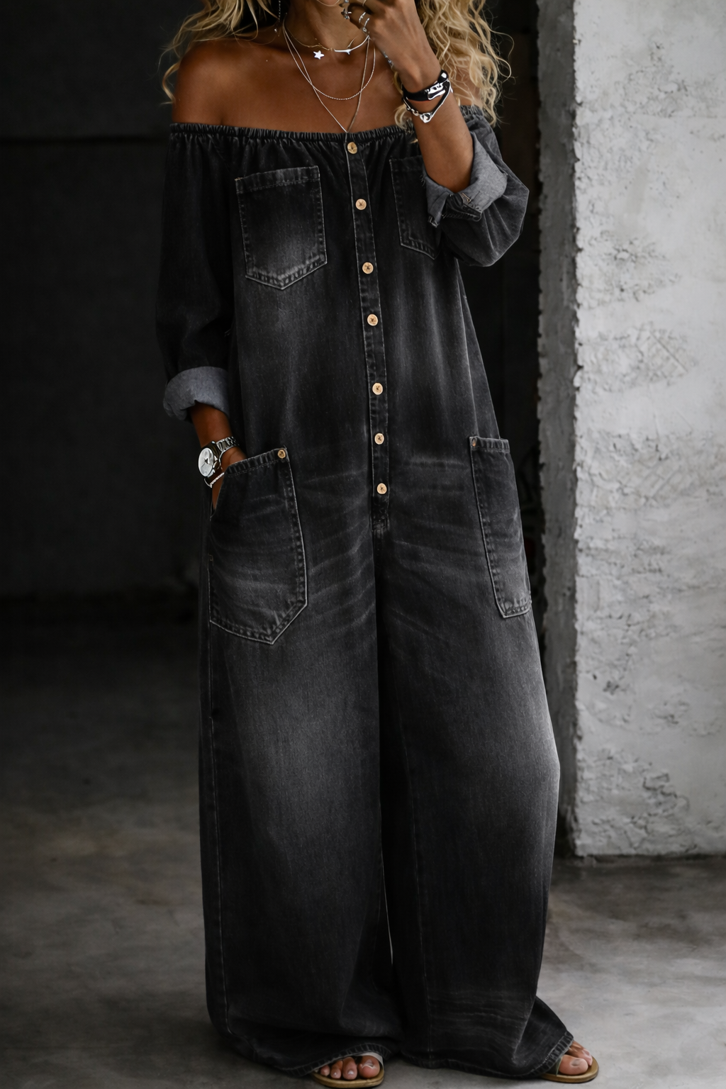 Elena | Denimjumpsuit med bare skuldre og lange ærmer