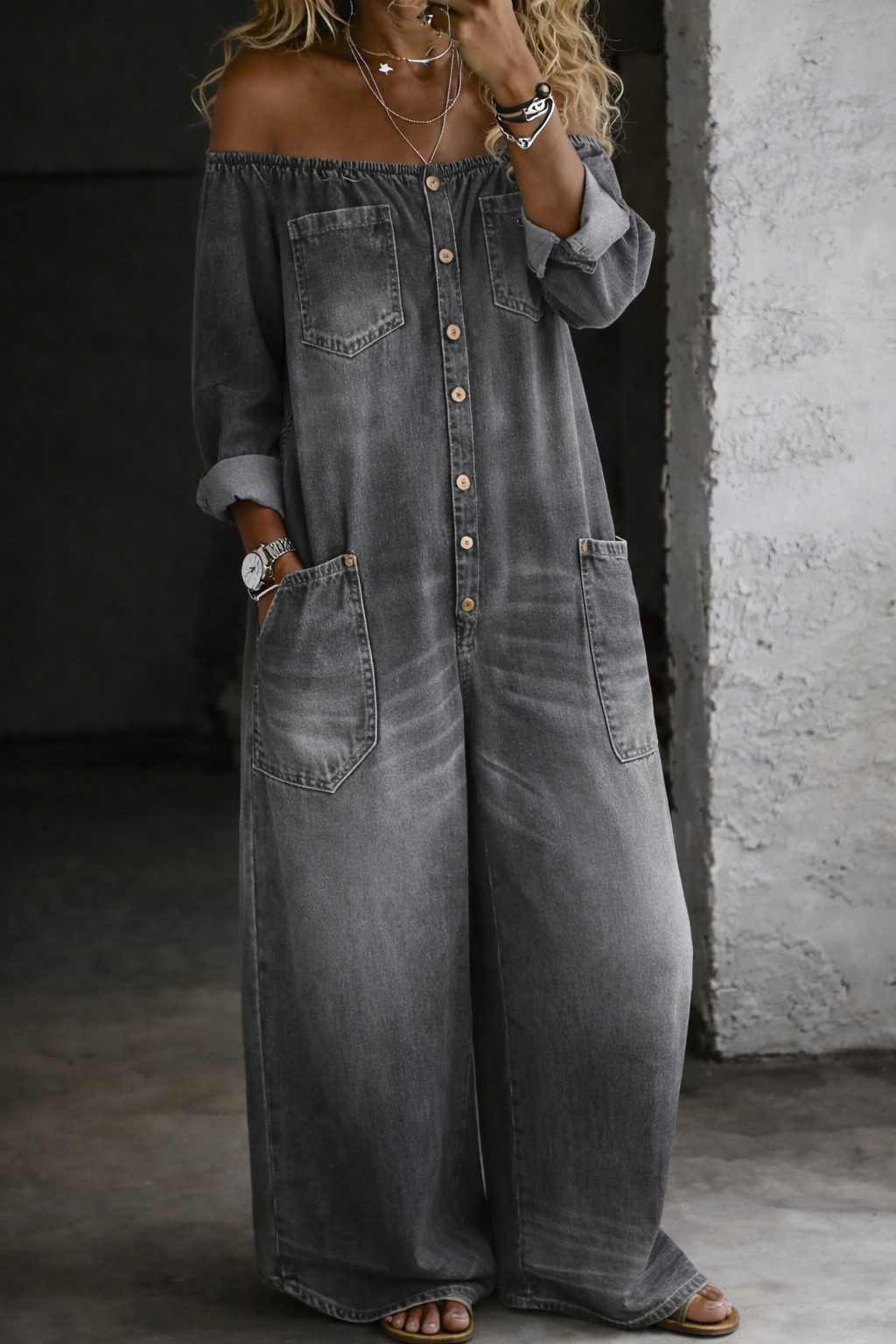 Elena | Denimjumpsuit med bare skuldre og lange ærmer