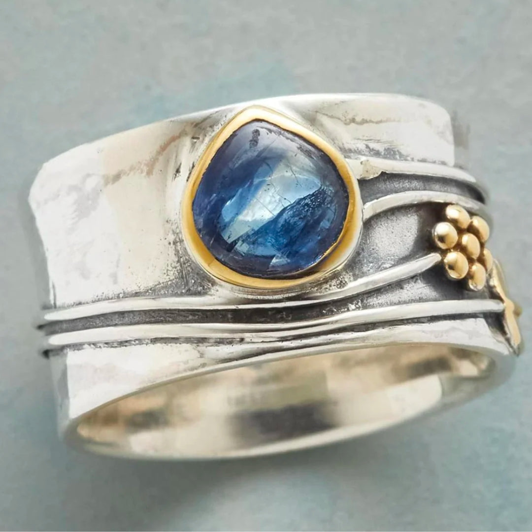 Vintage ring med blå safir-look