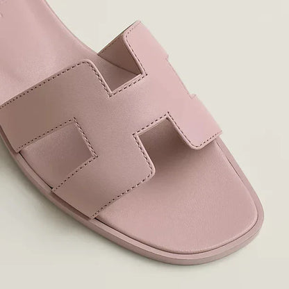 Ivyris | Elegante flade sandaler med udskåret design