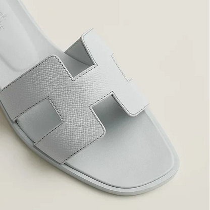 Ivyris | Elegante flade sandaler med udskåret design